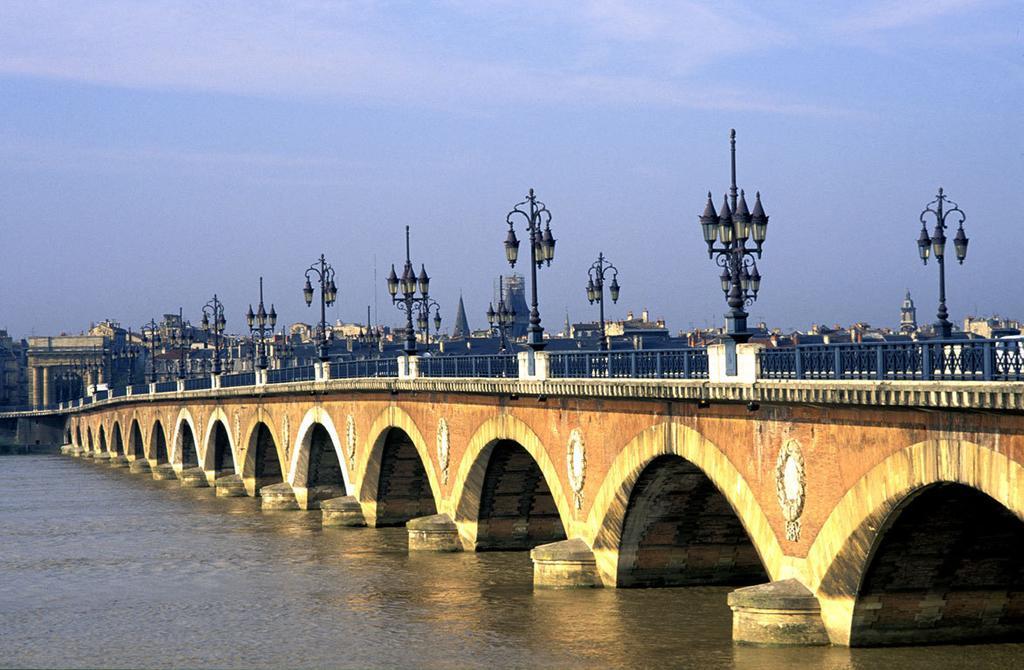 Ausone Beautiful Loft Apartment In Historical Center + Terrace And Parking Bordeaux Luaran gambar