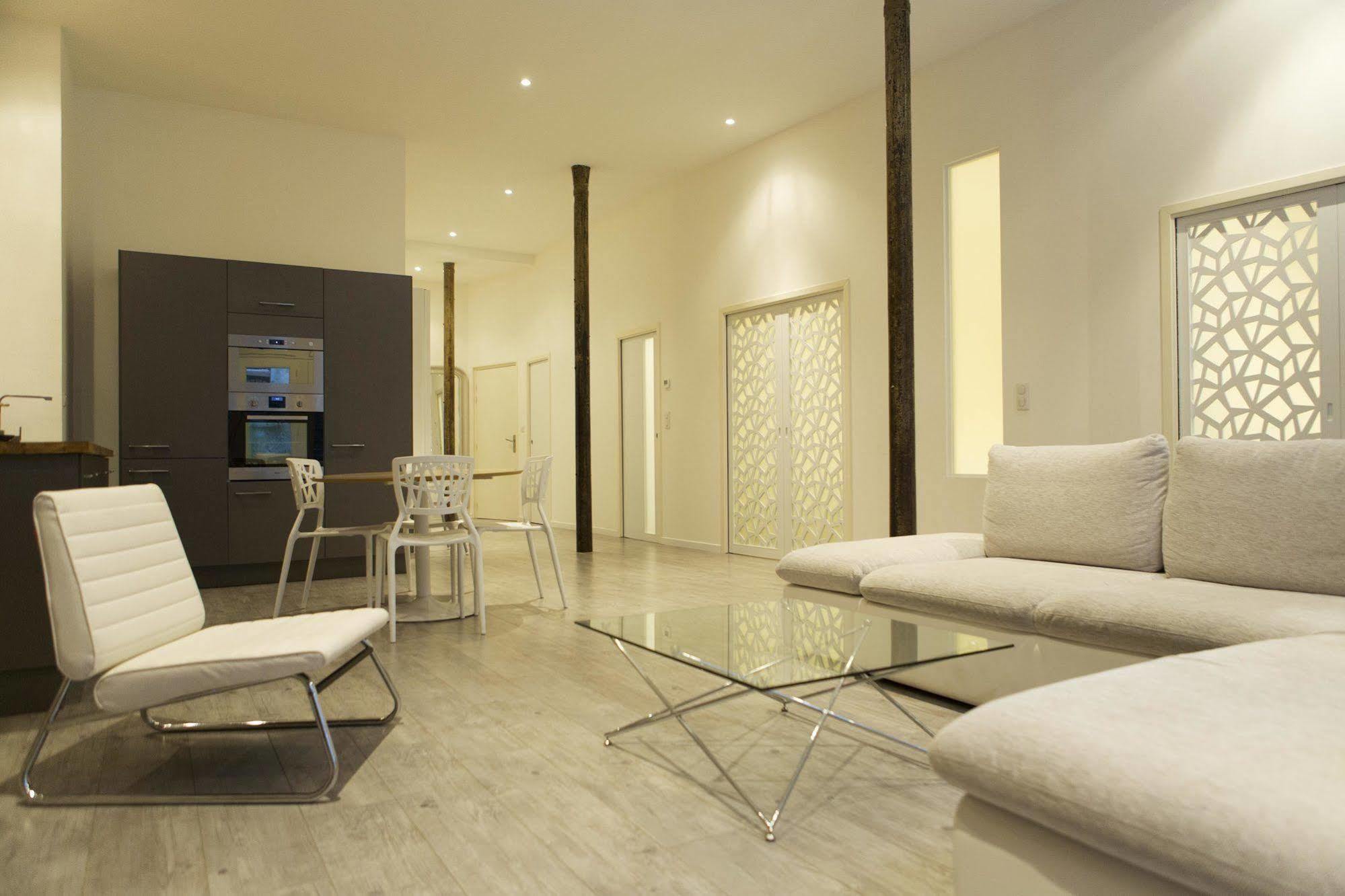 Ausone Beautiful Loft Apartment In Historical Center + Terrace And Parking Bordeaux Luaran gambar