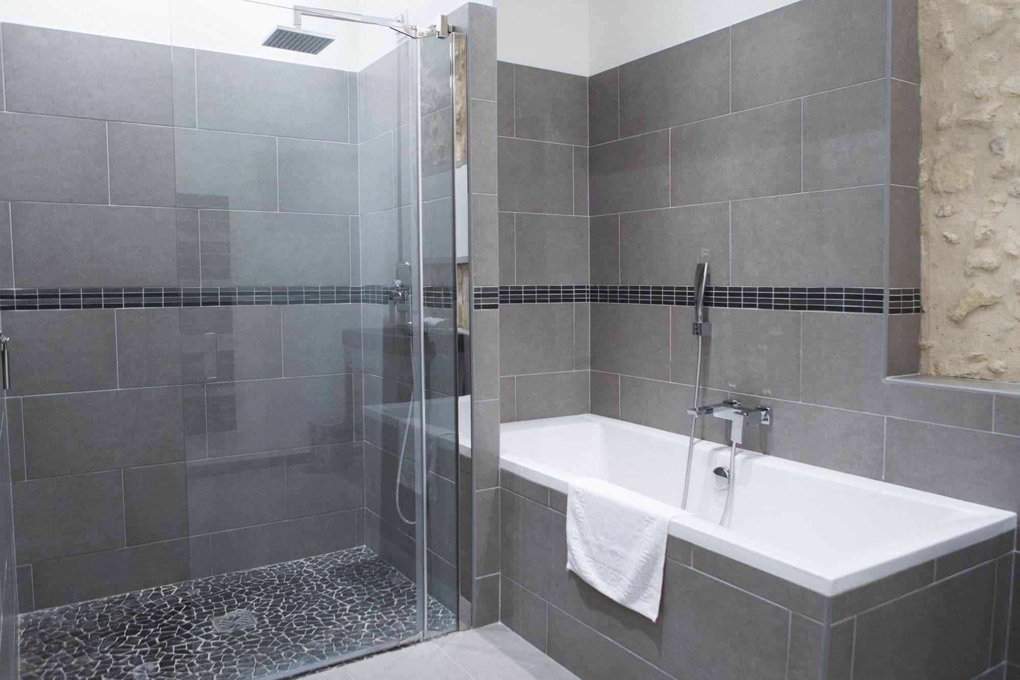 Ausone Beautiful Loft Apartment In Historical Center + Terrace And Parking Bordeaux Luaran gambar