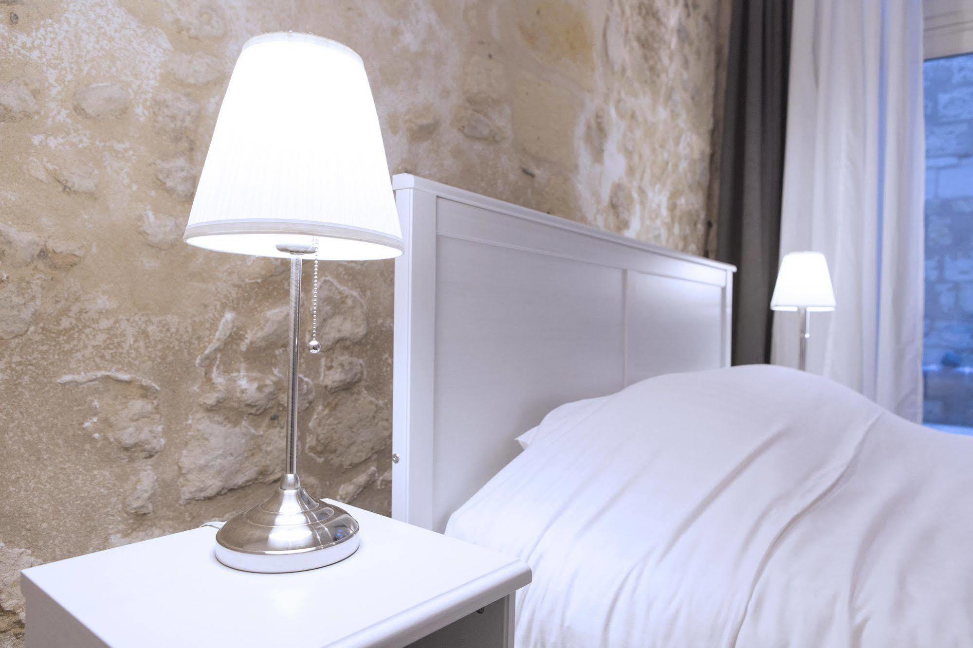Ausone Beautiful Loft Apartment In Historical Center + Terrace And Parking Bordeaux Luaran gambar