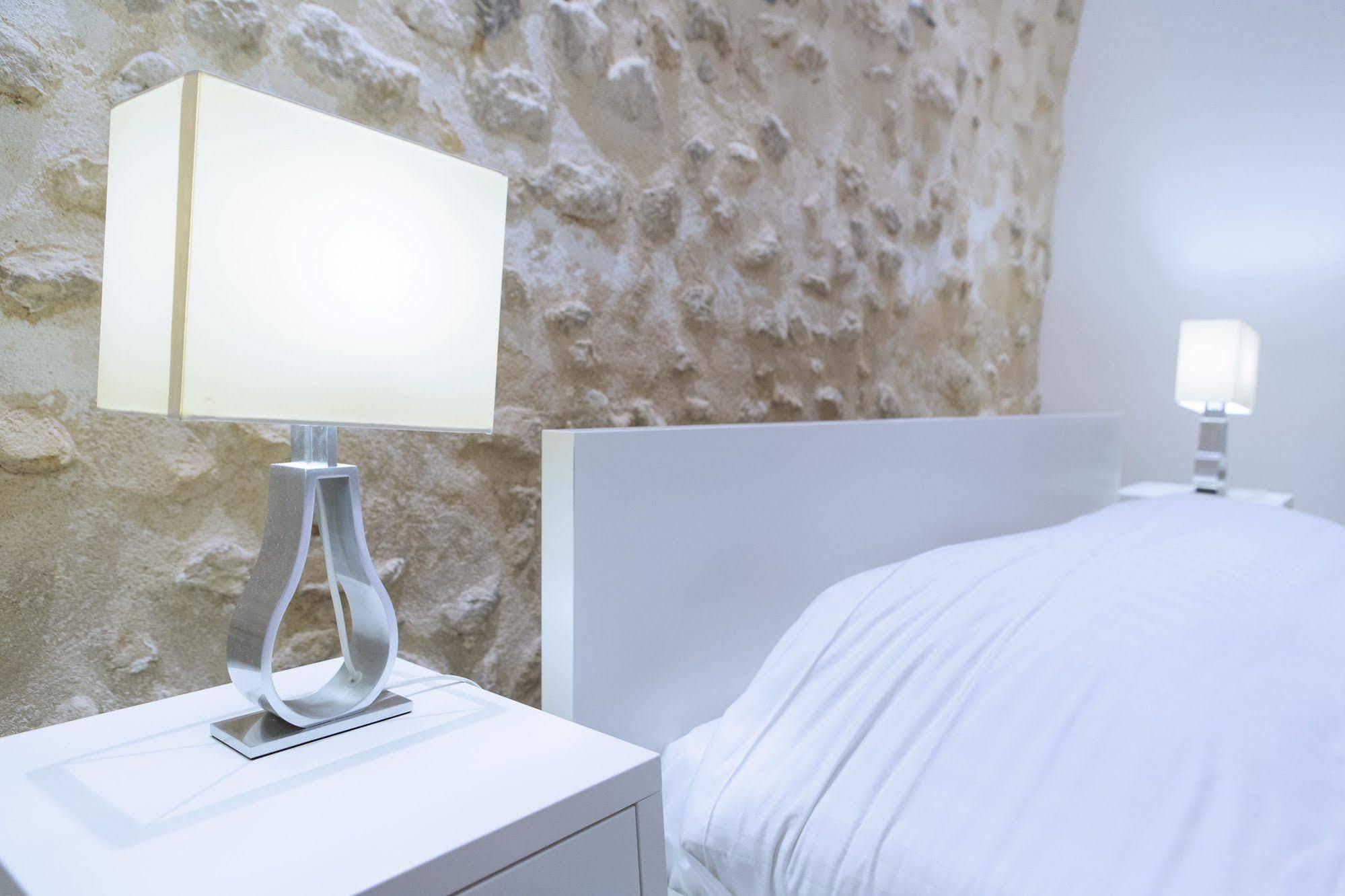 Ausone Beautiful Loft Apartment In Historical Center + Terrace And Parking Bordeaux Luaran gambar